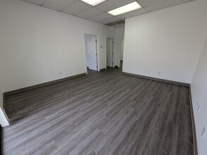 2670 Chandler Ave, Las Vegas, NV to rent Interior Photo- Image 1 of 7