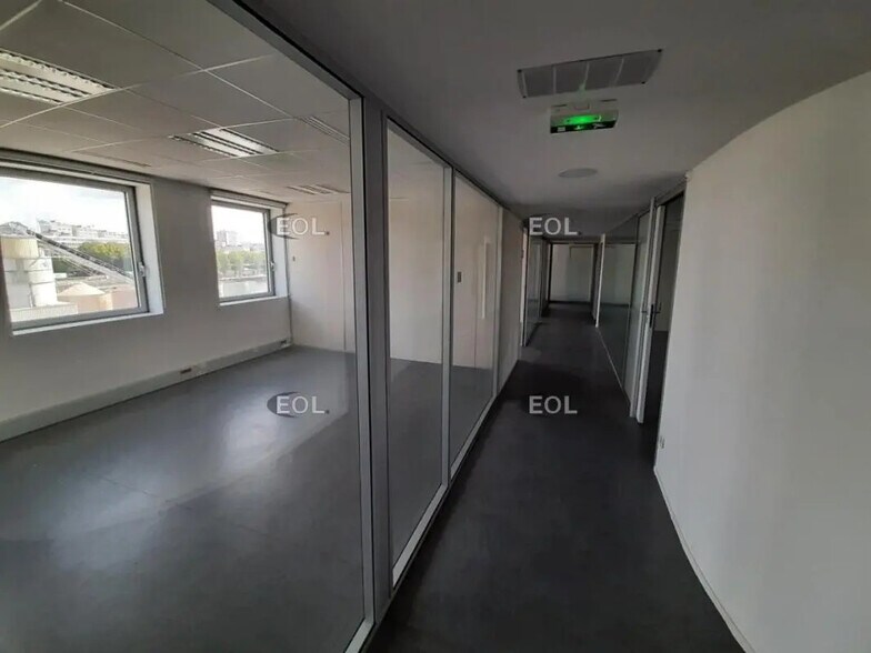 Office in Ivry-sur-Seine to rent - Interior Photo - Image 3 of 5