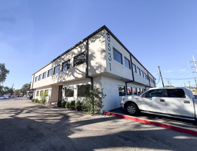 8531 N New Braunfels Ave, San Antonio, TX for rent Building Photo- Image 1 of 10