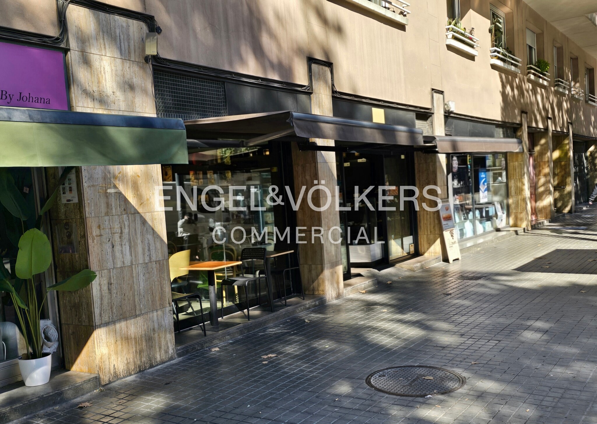 Retail in Barcelona, Barcelona to rent Interior Photo- Image 1 of 8