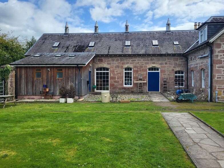 Bunchrew, Inverness to rent - Building Photo - Image 1 of 3