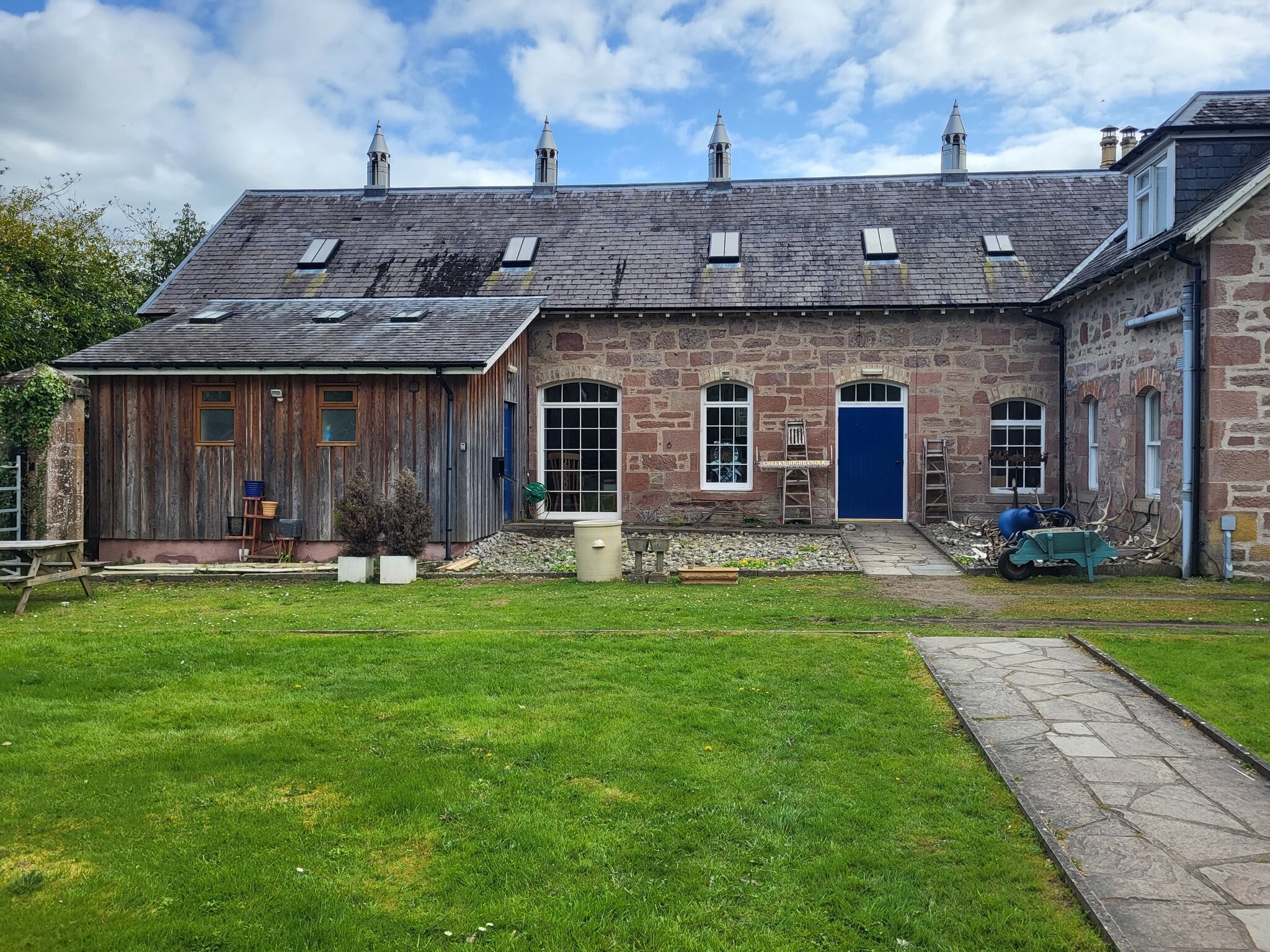 Bunchrew, Inverness to rent Building Photo- Image 1 of 4