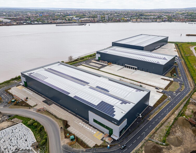 Coldharbour Ln, Rainham to rent - Building Photo - Image 2 of 12