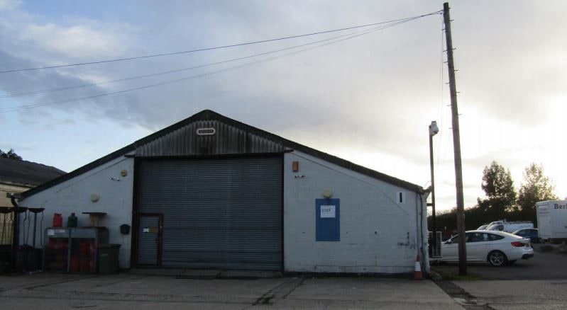 Pump Ln, Reading to rent - Building Photo - Image 1 of 1