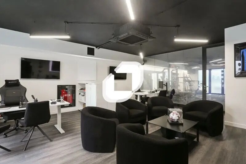 Office in Montreuil for sale Building Photo- Image 1 of 14