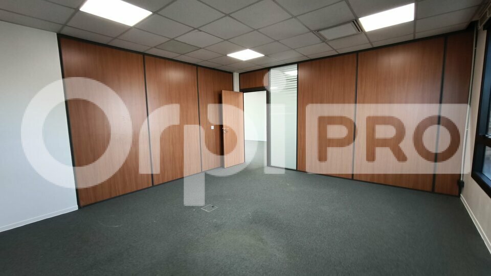 Office in Massy to rent - Building Photo - Image 3 of 5