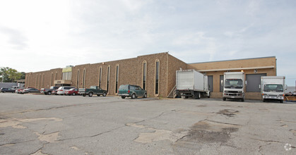 1000 Avenue H E, Arlington, TX for rent Building Photo- Image 1 of 7