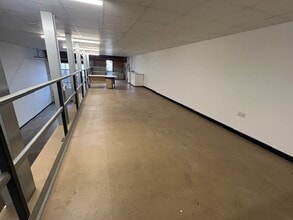 Oxgate Ln, London to rent Interior Photo- Image 2 of 6