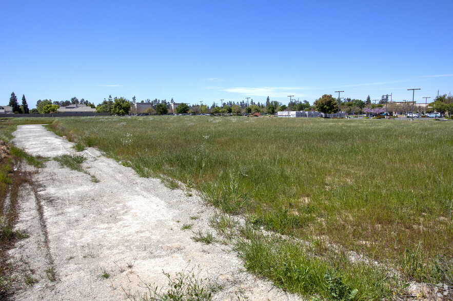 8800 Calvine Rd, Elk Grove, CA for sale - Primary Photo - Image 1 of 1