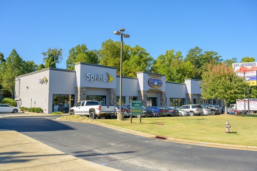 1881 Cobb Pky NW, Kennesaw 30152