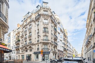 More details for 3 Rue De Chazelles, Paris - Retail to Rent