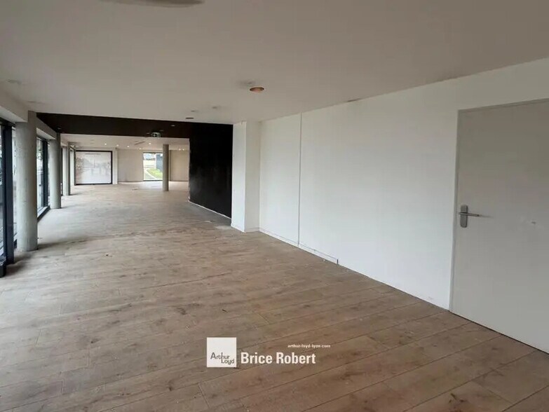 6 Rue Du Collovrier, Écully to rent - Interior Photo - Image 3 of 4