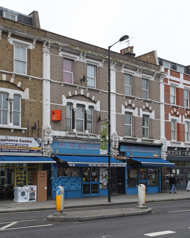 More details for 40-42 Amhurst Rd, London - Retail to Rent