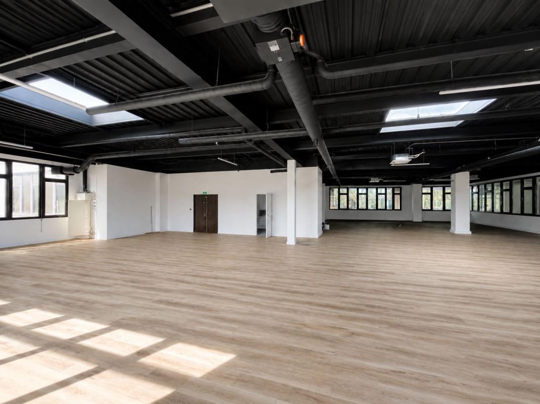 Light Industrial in Arcueil to rent Interior Photo- Image 1 of 7