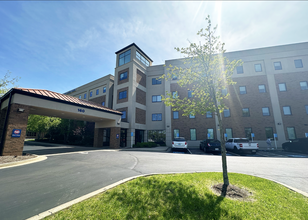 160 N Eagle Creek Dr, Lexington, KY for rent Building Photo- Image 1 of 21