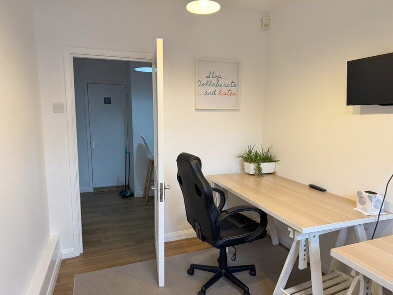 1 Cobden Rd, Sevenoaks to rent - Interior Photo - Image 2 of 6