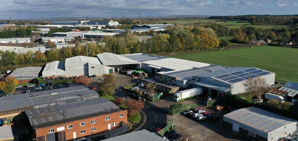 Caddick Rd, Prescot to rent - Building Photo - Image 3 of 6