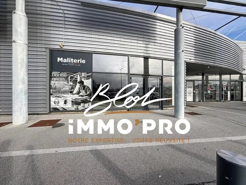 Industrial in L'ISLE-D'ABEAU to rent - Building Photo - Image 2 of 9