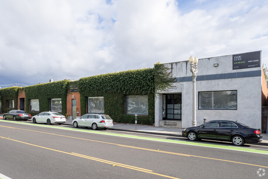 2014-2058 Broadway, Santa Monica, CA for rent - Building Photo - Image 1 of 13