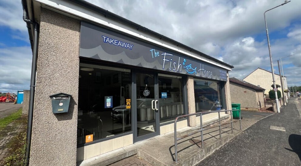 69 Main St, Thornton to rent Primary Photo- Image 1 of 4