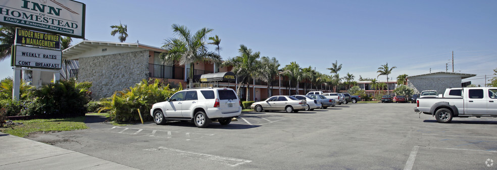 1020 N Homestead Blvd, Homestead, FL for sale - Primary Photo - Image 1 of 1