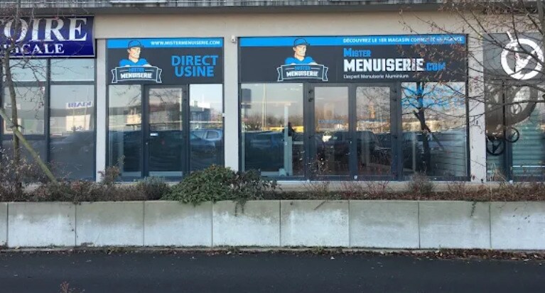 Retail in Quincy-sous-Sénart to rent Building Photo- Image 1 of 9