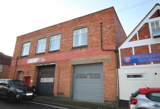 31 The Leys, Evesham to rent Building Photo- Image 1 of 3