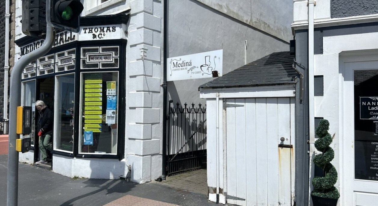 18A Glandovey Ter, Aberdovey for sale Building Photo- Image 1 of 1