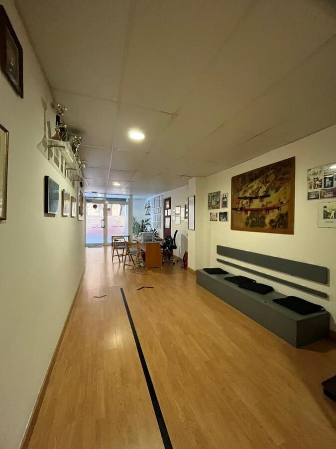 Barcelona, BAR 08026 - Unit - - - Interior Photo - Image 1 of 17