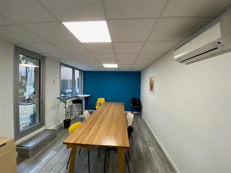 Office in Créteil to rent - Building Photo - Image 2 of 6