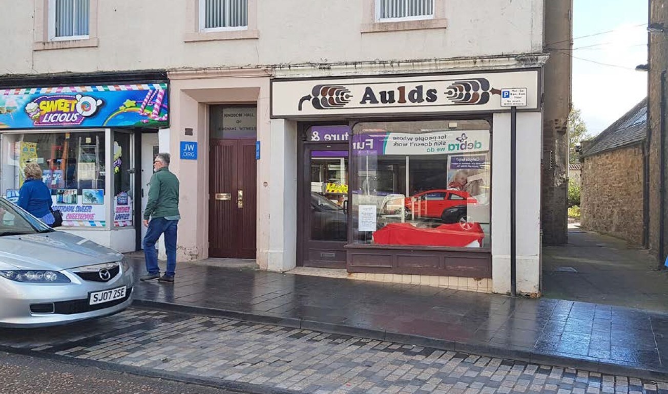 96 High St, Lanark for sale Primary Photo- Image 1 of 1