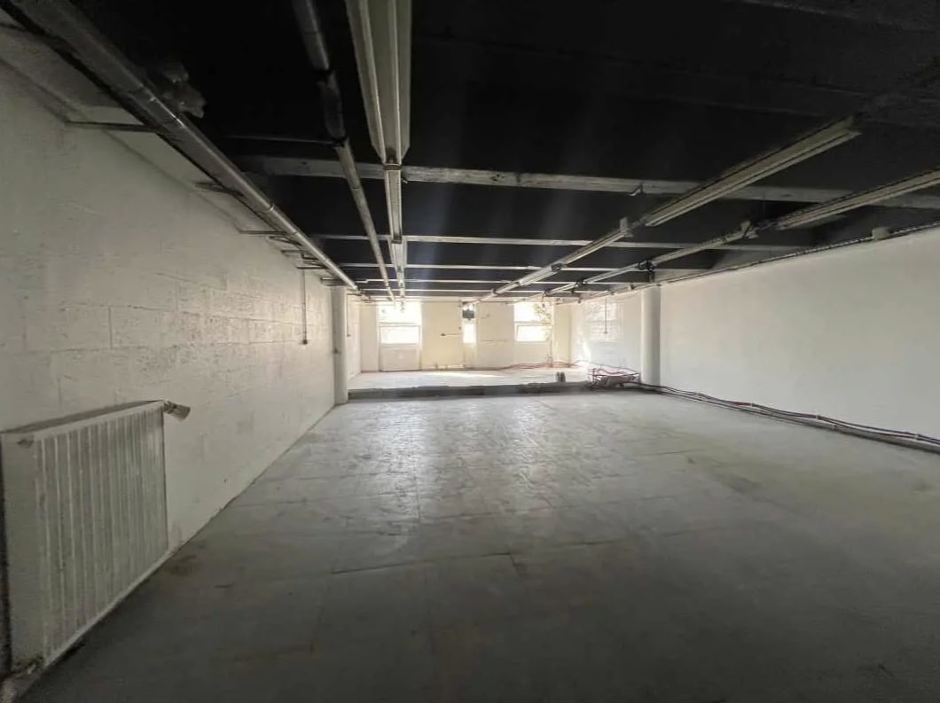 Industrial in Bagnolet for sale Interior Photo- Image 1 of 2