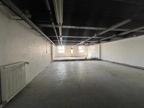 Industrial in Bagnolet for sale Interior Photo- Image 1 of 2