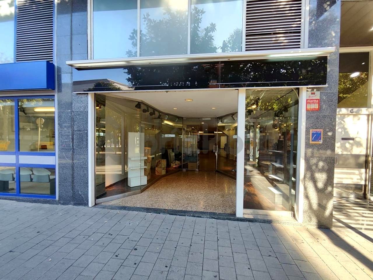 Retail in Cornellà de Llobregat, Barcelona to rent Interior Photo- Image 1 of 22