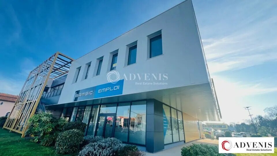 Office in Eysines to rent - Building Photo - Image 1 of 12