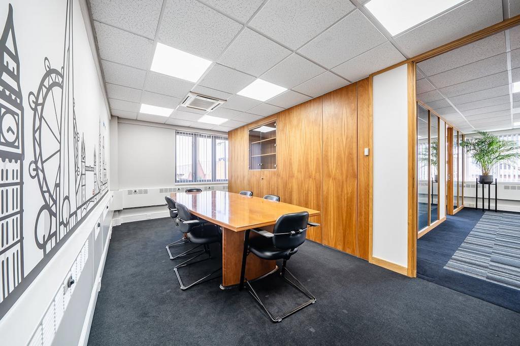 869 High Rd, London to rent Building Photo- Image 1 of 33