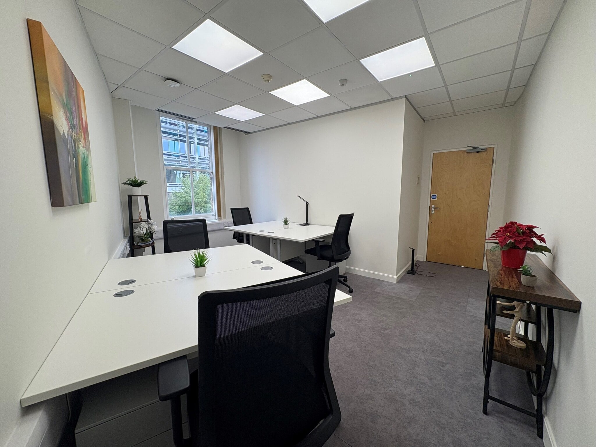 180-186 Kings Cross Rd, London to rent Interior Photo- Image 1 of 2