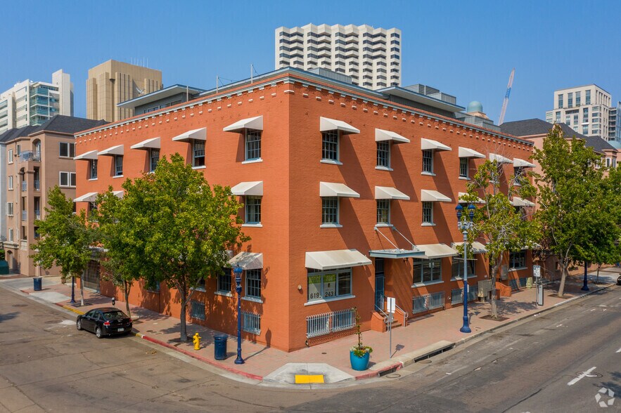 448 W Market St, San Diego, CA for rent - Primary Photo - Image 1 of 25