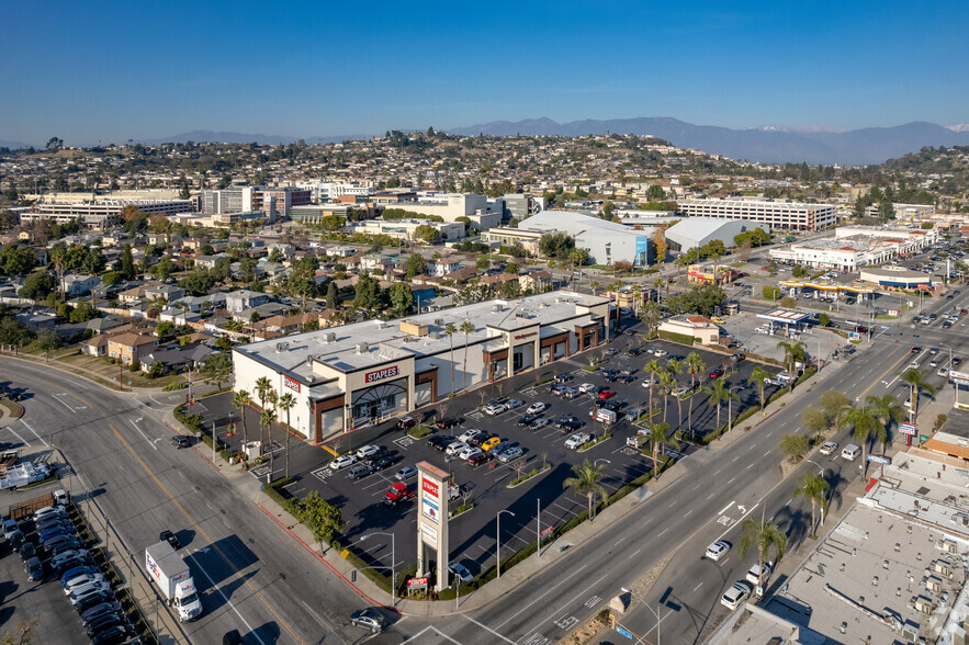 2325 S Atlantic Blvd, Monterey Park, CA for rent - Building Photo - Image 3 of 13