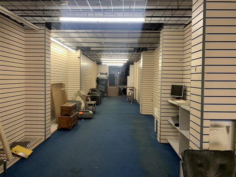 33 London Rd, Grantham to rent - Building Photo - Image 2 of 3