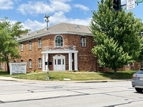 225 S Main St, O'Fallon, MO for rent Building Photo- Image 1 of 2