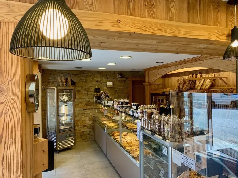 Retail in Le Grand-Bornand for sale Interior Photo- Image 1 of 9