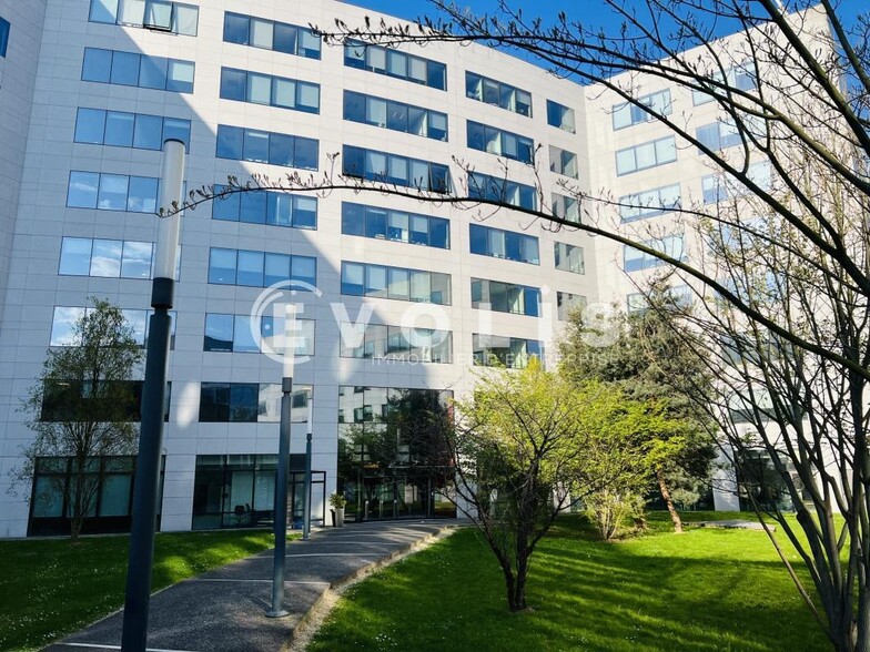 13 Boulevard Du Mont D'Est, Noisy-le-Grand to rent - Building Photo - Image 1 of 14