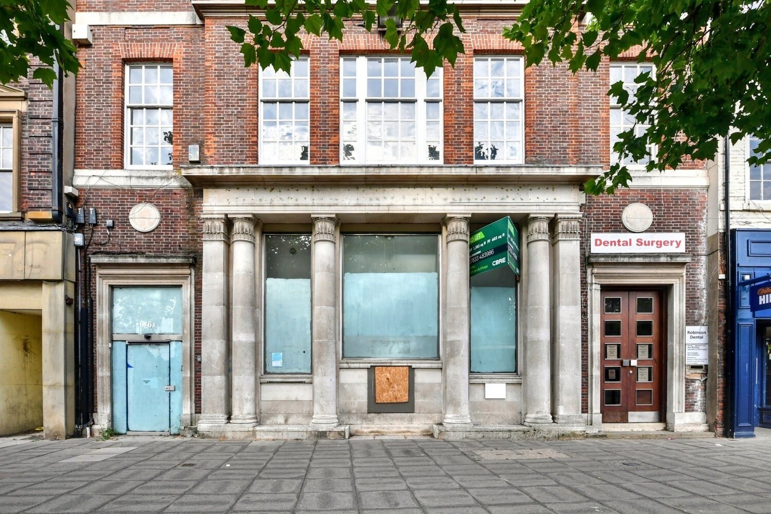 6 Market Pl, Retford for sale Primary Photo- Image 1 of 1