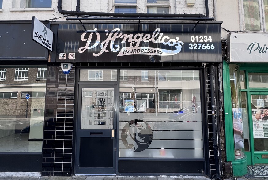 22-24 St Loyes St, Bedford to rent - Building Photo - Image 1 of 2