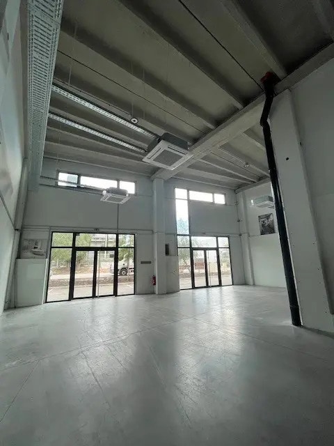 Location Local d'activités 73 m² à 249 m² - Photo 1