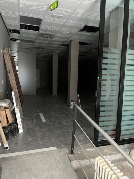 Retail in Colmenar Viejo, Madrid to rent - Building Photo - Image 3 of 4