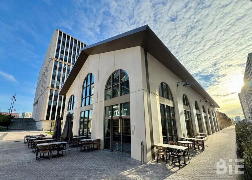 Office in Bordeaux to rent - Building Photo - Image 1 of 8