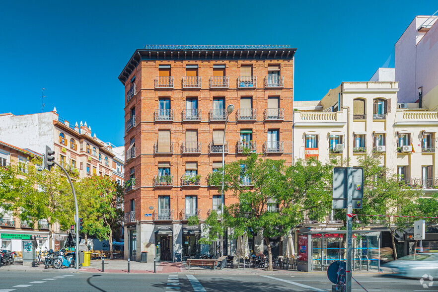 Calle De Santa Engracia, 112, Madrid, Madrid for rent - Building Photo - Image 2 of 3