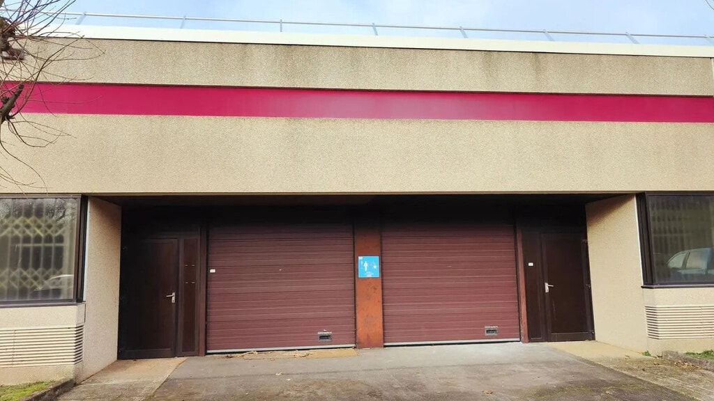 Location Local d'activités 1 225 m² - Photo 1
